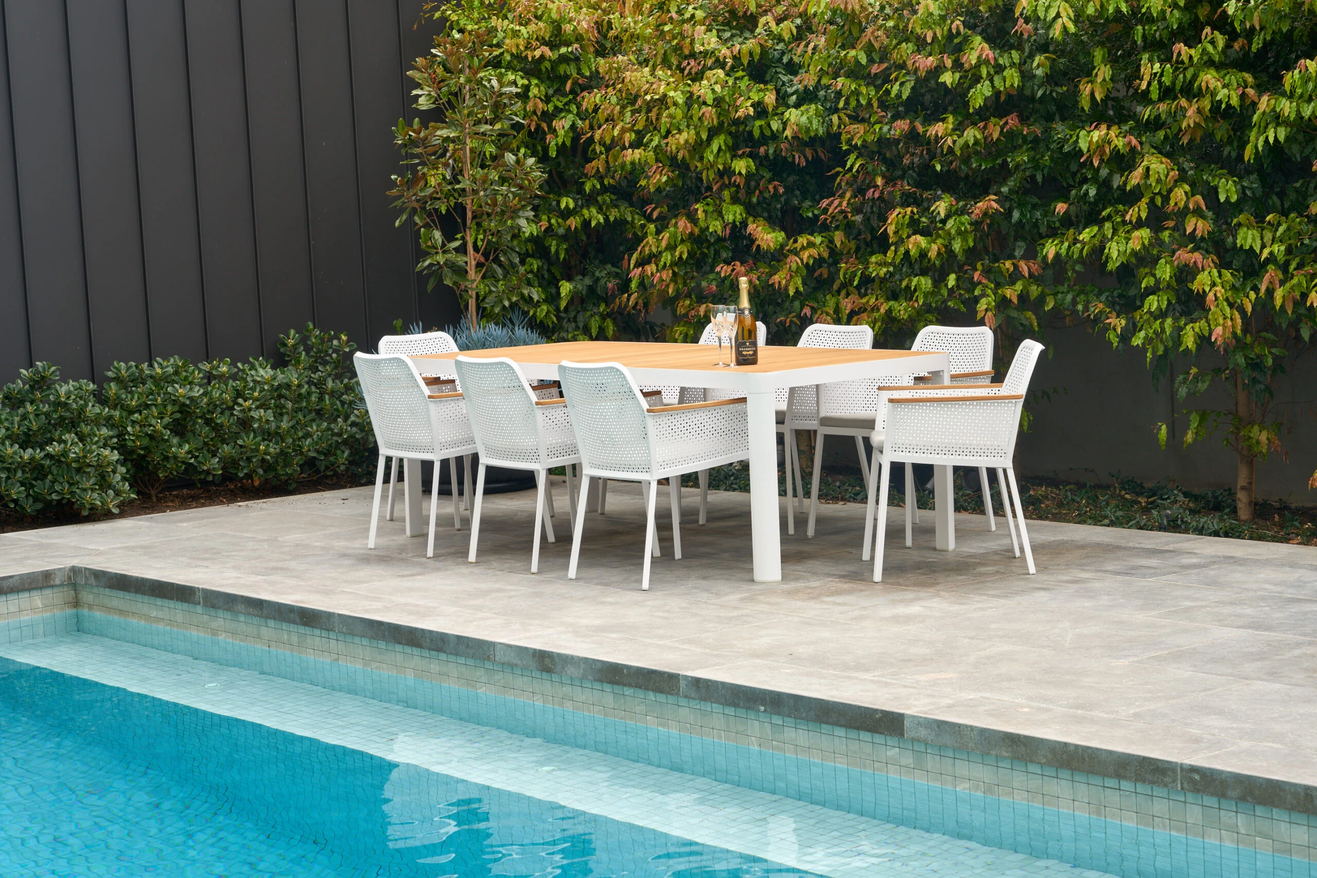 Melton Craft Bonn Apex 9 Piece Dining Setting White