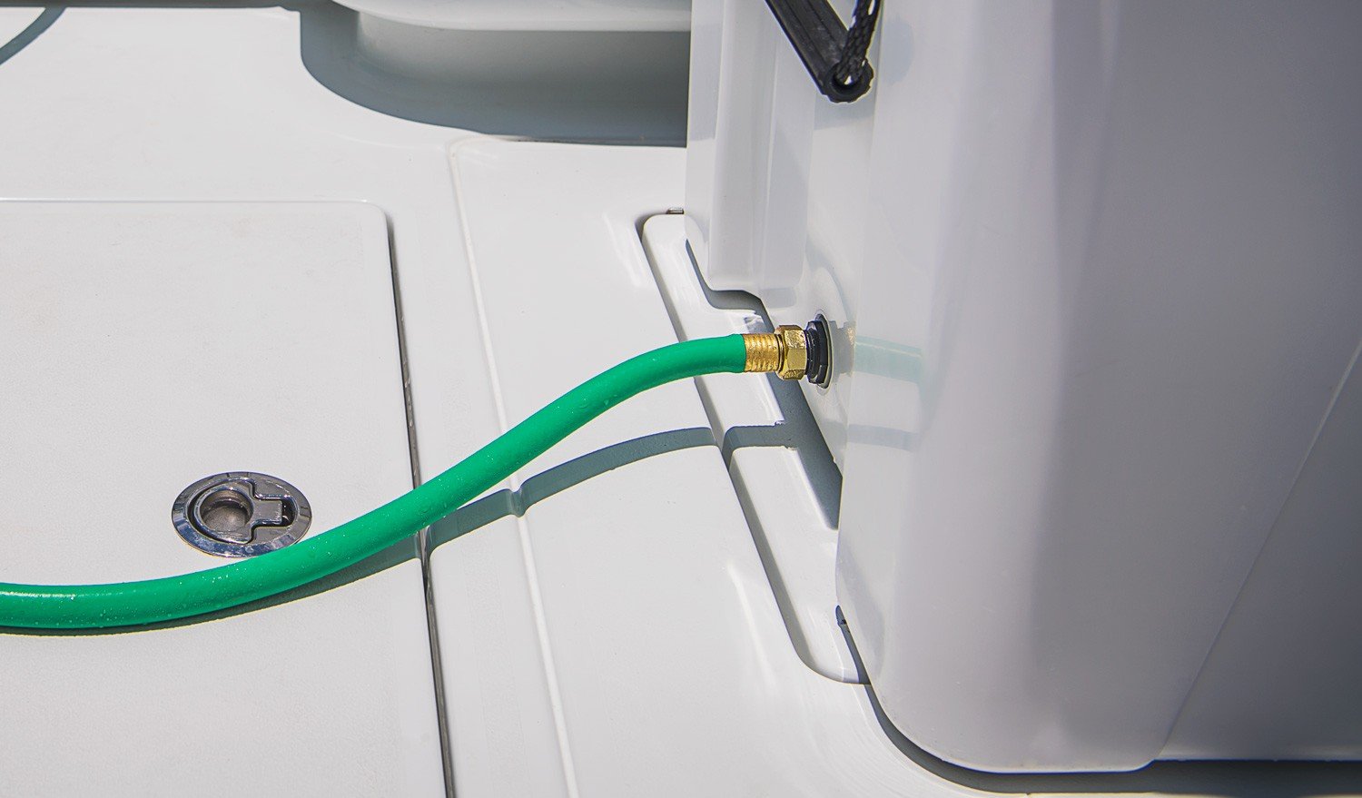 Yeti - Tundra Drain Plug with Hose Connection